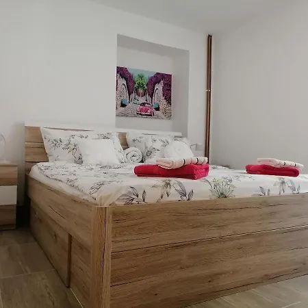 Apartman Anabella Apartment *